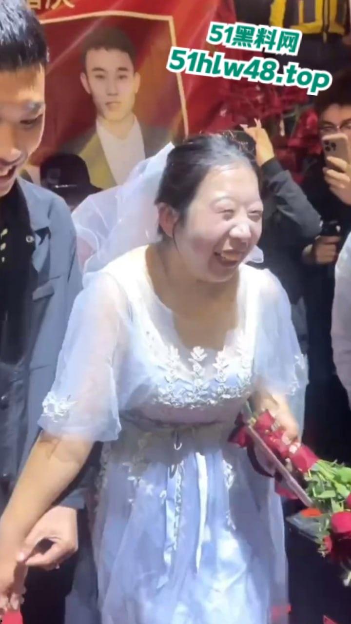 日照最聪明小伙,娶了大自己几十岁的老姐姐少走弯路,真是一点苦都不用吃。-1