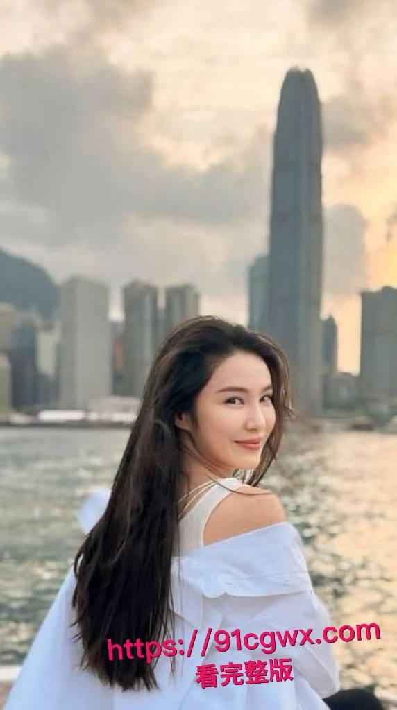 香港中文大学黑料惊爆!企业经理Audrey Ning早年黄播视频曝光,反差婊身材火辣奶子晃荡,这辈子干一炮值了!-4