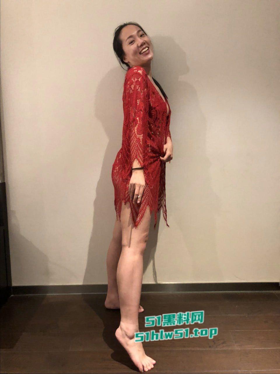 反差婊良家少妇【王素洁】大奶肥臀极品人妻约炮当母狗,情人曝光性爱艳照视频!-3