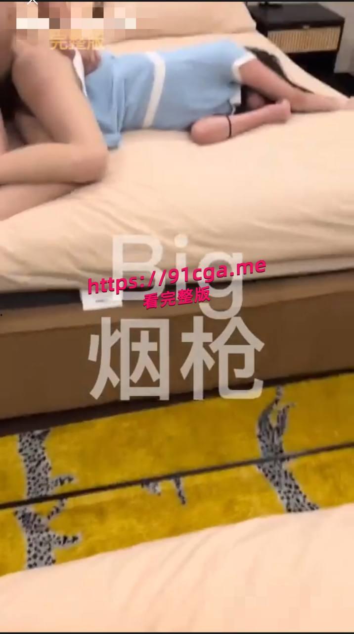 空姐被肥胖男强奸,空姐不一定在飞机上 也可能在我的床上 被灌了神仙水竟然还能反抗意志力太强了-4