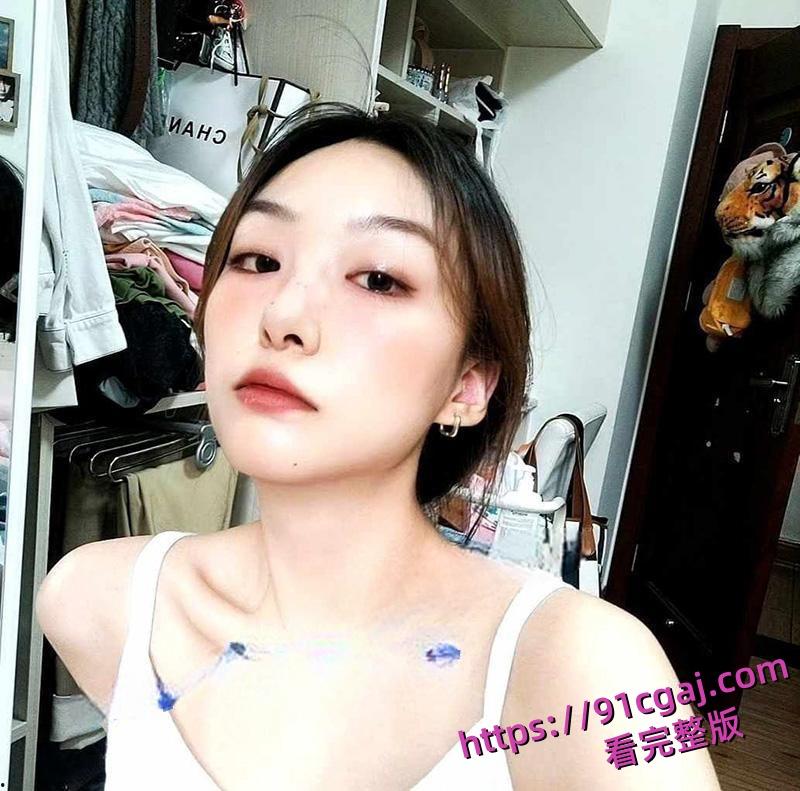 河南中级人民法院 实习检察官 程雯雯 酒店约炮金主口交吃鸡 不雅视频惨遭泄密!-1