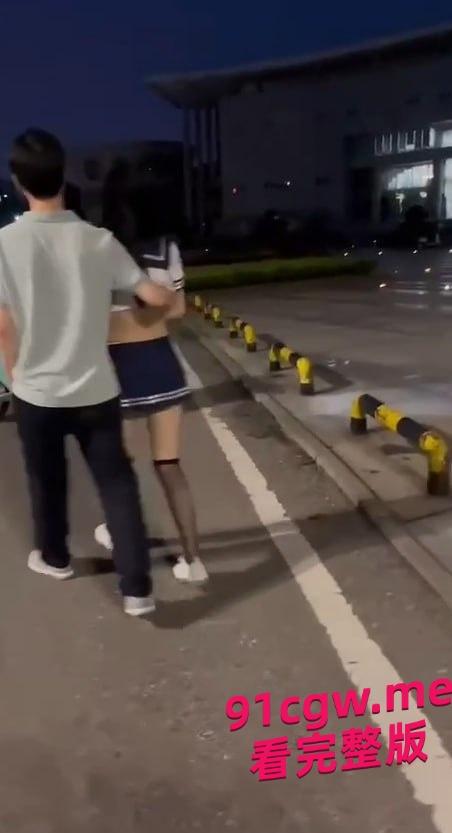 校园热瓜!湖北经济学院短裙姐野战视频泄密-7