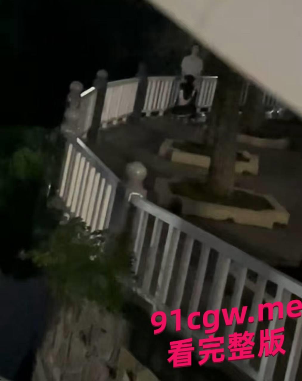 校园热瓜!湖北经济学院短裙姐野战视频泄密-10