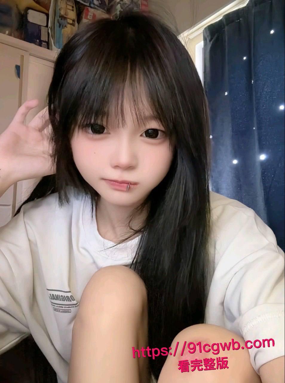 纹身小太妹吕芊颖在外网彻底放飞自我!拥有10万TikTok粉丝却跪舔男友大鸡巴,翘臀被后入狂操骚劲儿直喷鼻血-7