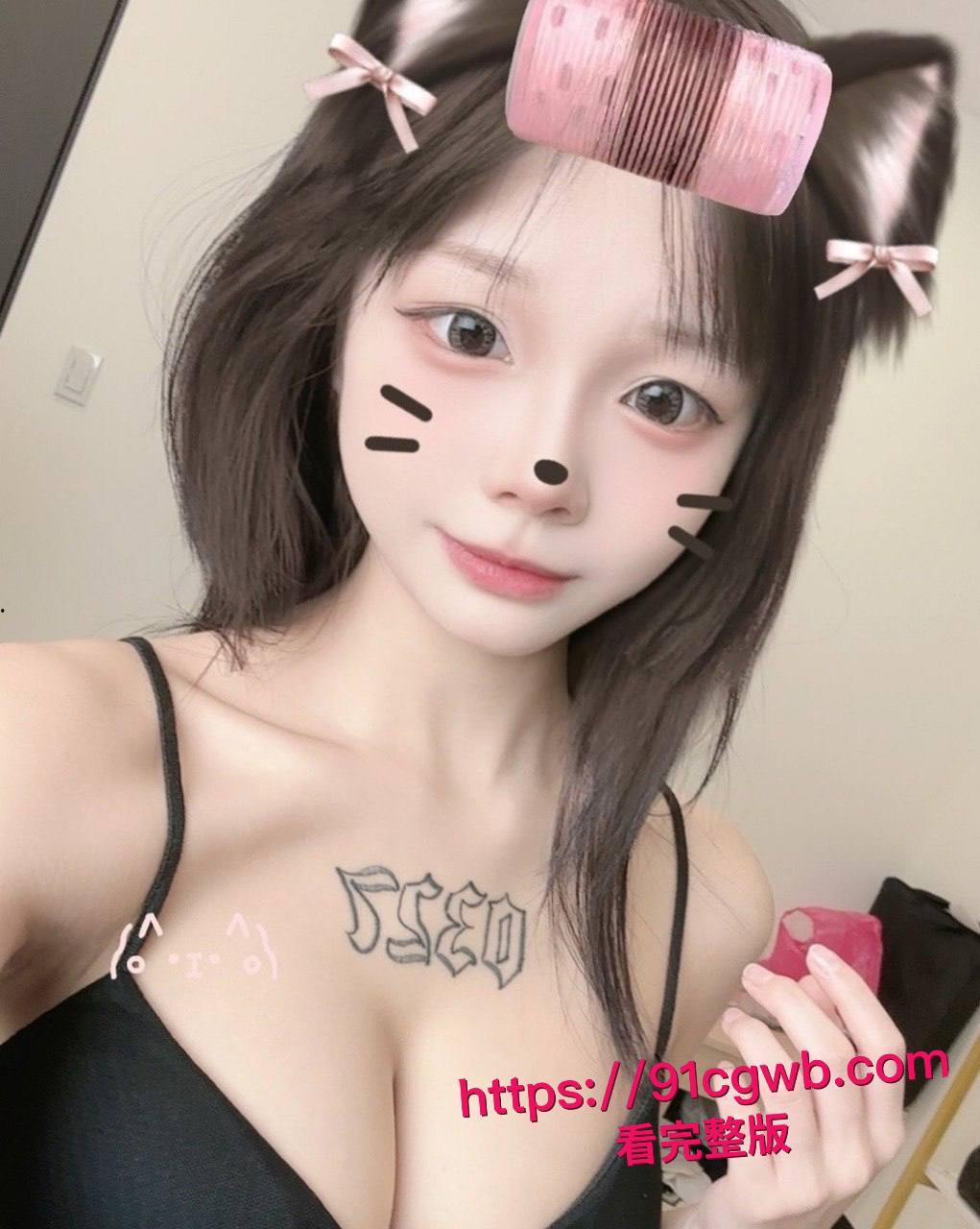 纹身小太妹吕芊颖在外网彻底放飞自我!拥有10万TikTok粉丝却跪舔男友大鸡巴,翘臀被后入狂操骚劲儿直喷鼻血-11