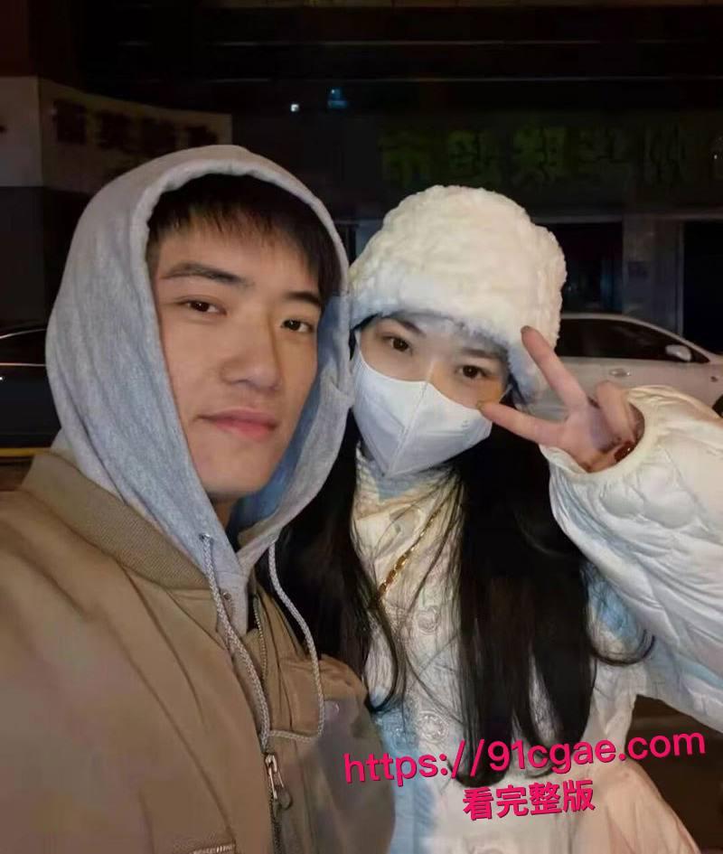 吉林舞蹈学院程念双练功房被学长扯破黑丝狂操 传统体位转后入 抠穴潮喷浪叫不断!-2