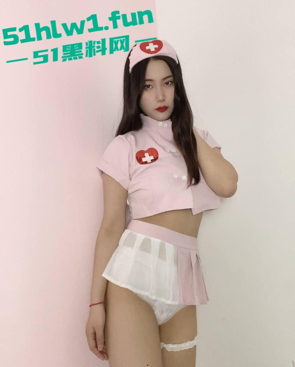 福建师范大学05后骚浪小母狗大曝光,被金主包养的大学生妹子,制服抖奶玩后入骚气冲天!-5