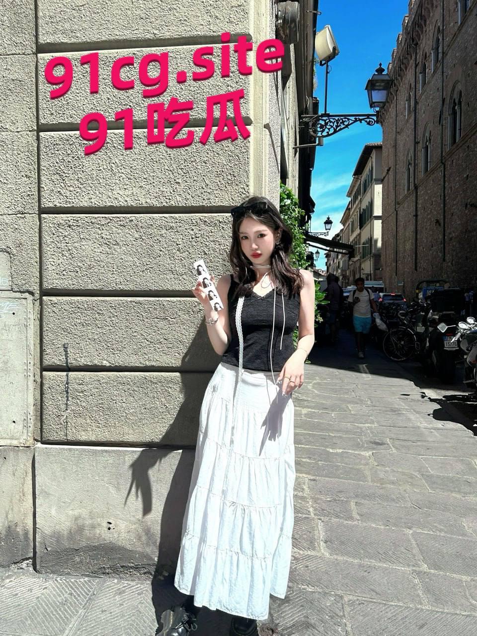 广西省柳州市 极品大学生 ，长相及其俊美，身材一流，吃鸡吧的口活更胜一筹-2