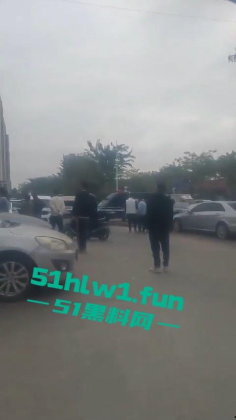 网传广东阳江联成物流公司发生枪击案嫌疑人【林美】射杀物流公司老板【韦江文】随即吞钱自杀!-3