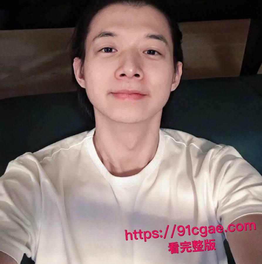 内娱男歌手霍尊复出霸榜热搜 早期黑料被女友 陈露 全盘曝光 恋爱期间约炮嫖娼私生活混乱 群聊记录不堪入目!-15