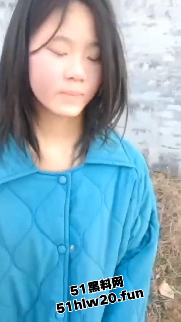 校园霸凌,小太妹野外霸凌同班女同学,拽头发扇脸下手超狠一群贱逼欠教育!-2