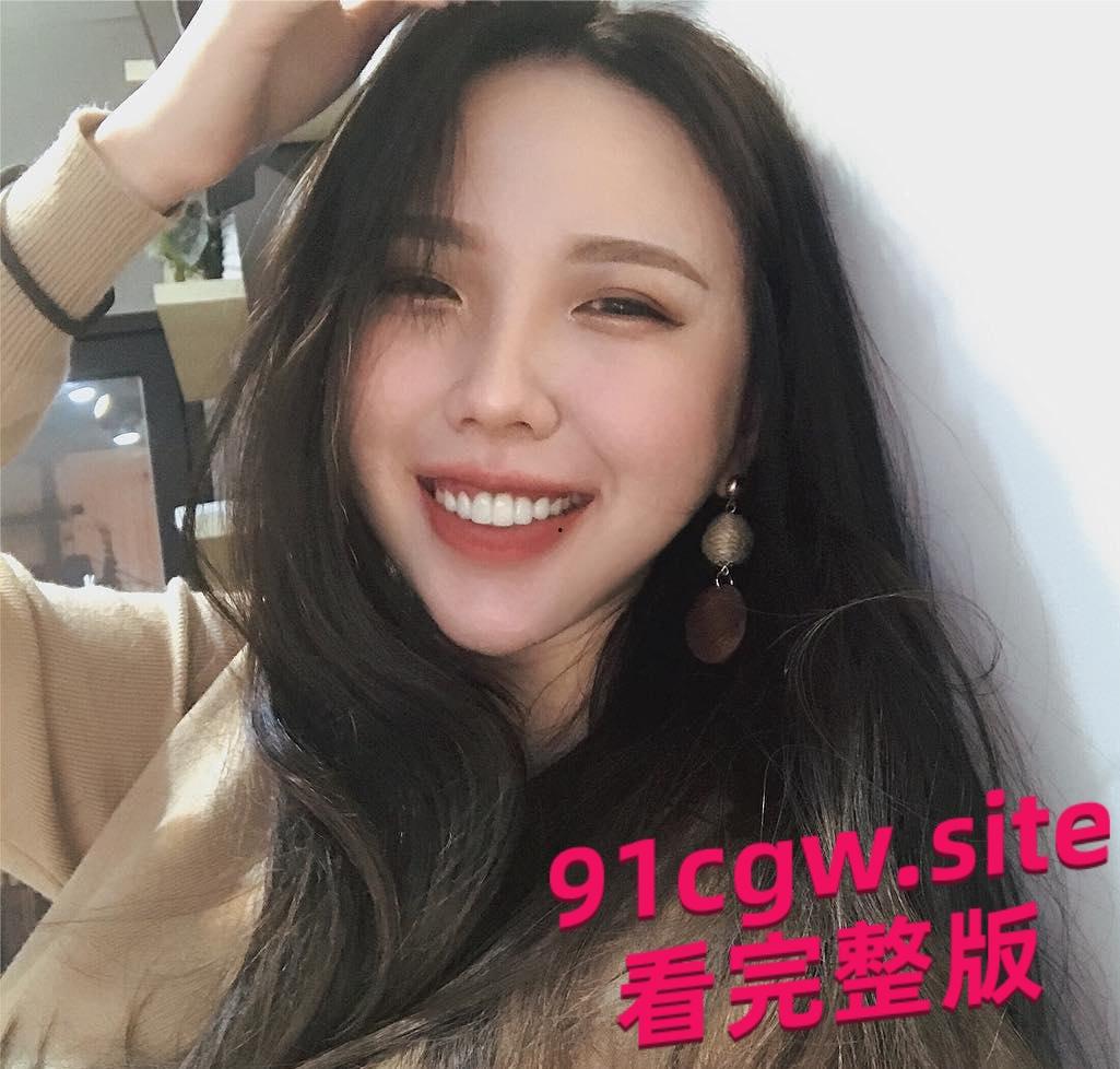 高颜值网红美甲师奈奈,被大神哄骗酒店做美甲惨遭诱奸-5