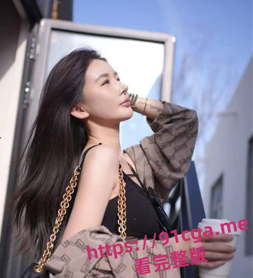 大哥狂刷刷600w都得不到的斗鱼知名女主播郁安楠塌房了 不雅视频流出!-5