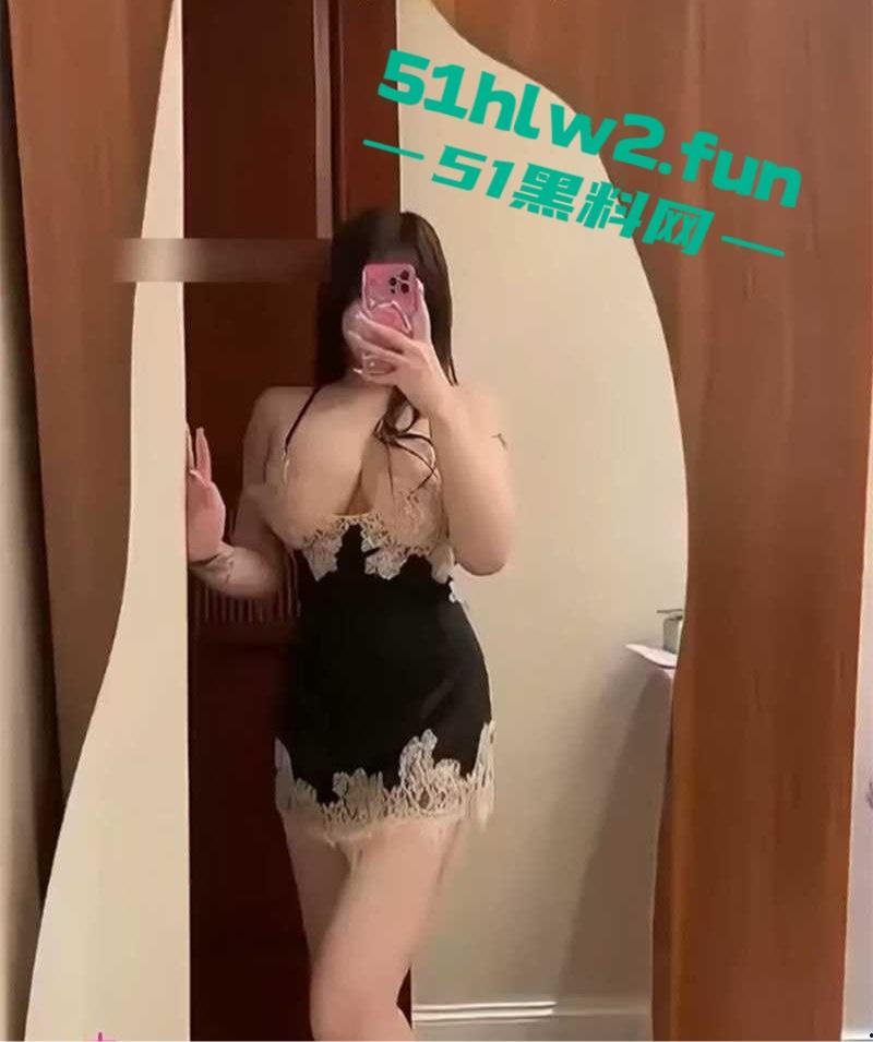 高人气外围女神 【yooheejadeda 】尽情展现她魂摄魄魅力,乳交吸屌花样玩法解锁绝对让你欲火焚身!-6