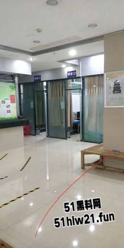 极品白嫩骚兔女郎网聊主动送炮,老实男激动提枪赴约却被上了生动一课脑袋坏了!-1