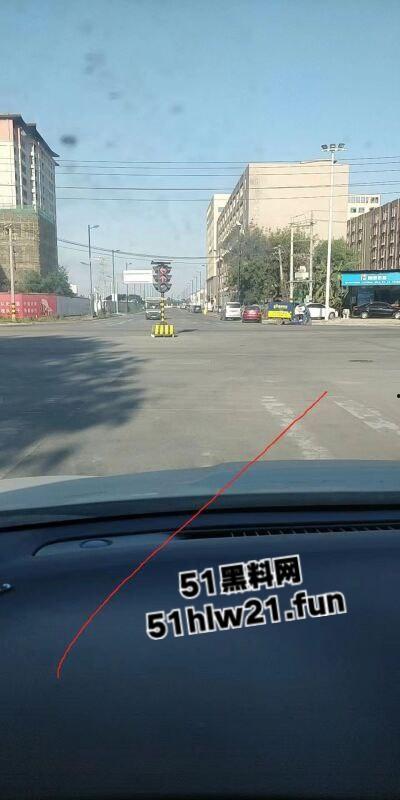 极品白嫩骚兔女郎网聊主动送炮,老实男激动提枪赴约却被上了生动一课脑袋坏了!-19