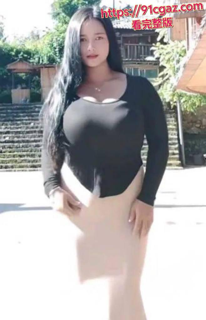 火爆吃瓜!抖音佤族少妇佤族艺儿40万粉肥臀良家奶妈视频流出-5