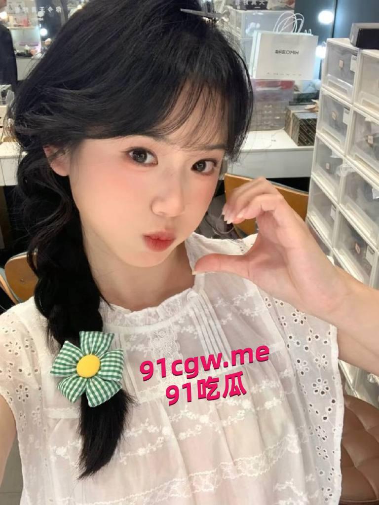 网友投稿:我认识一个女的33岁大我三岁,名字叫陈水黎,我跟她谈恋爱了三年,每次都是给我微信拉黑-1