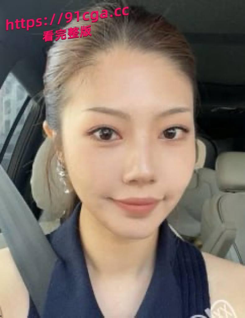 丁山职校大二学生妹韩佳妮带闺蜜约炮猛男,在情趣酒店跟体育肌肉猛男开战-2