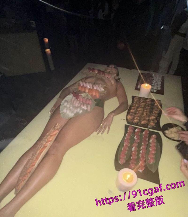 侃爷生日宴带12岁女儿参加人体宴盛会 将女儿献给吹牛老爹场面极度淫乱!-7