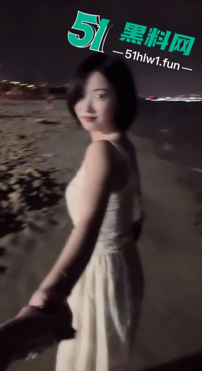 抖音短发【恶毒小姨】直播走光,忘关摄像头换衣全过程曝光,封号后又重新开播,居然还是这套路!-6