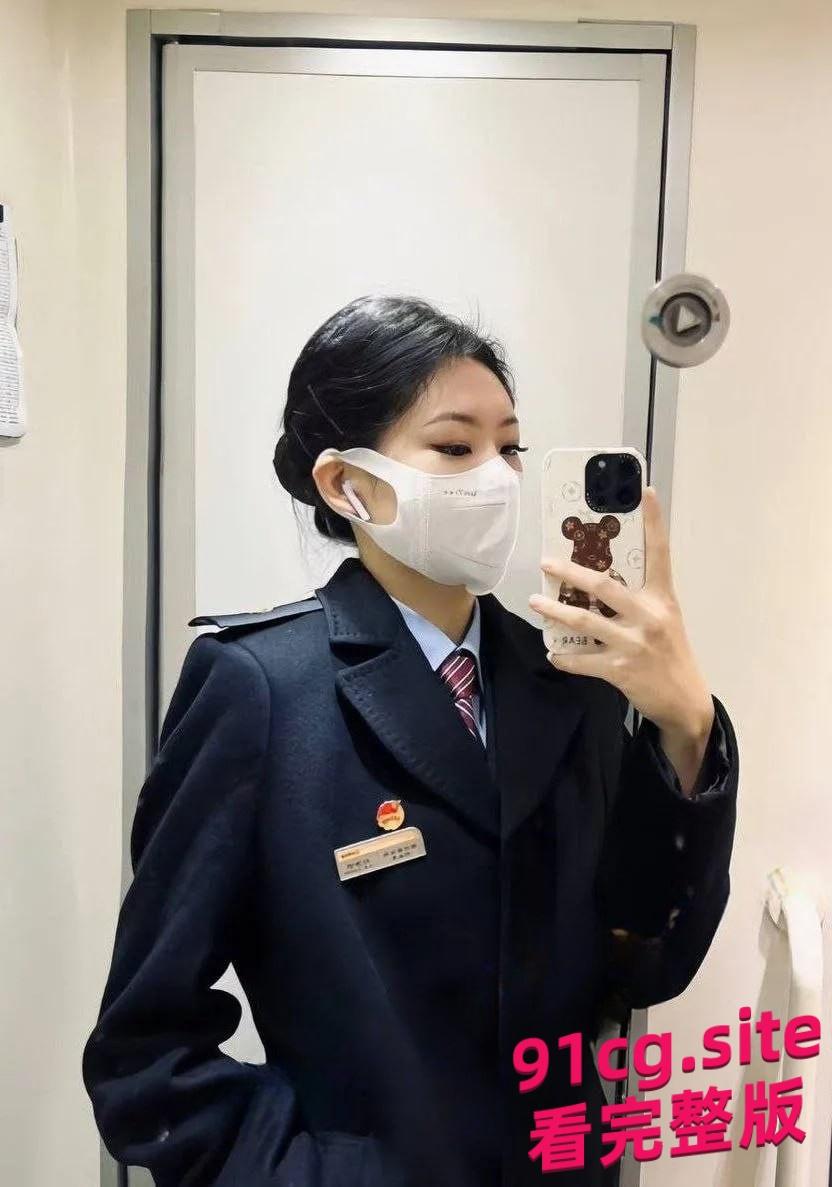 真实反差上海乘务员朱筱盈高冷制服女神下班变淫娃!-1