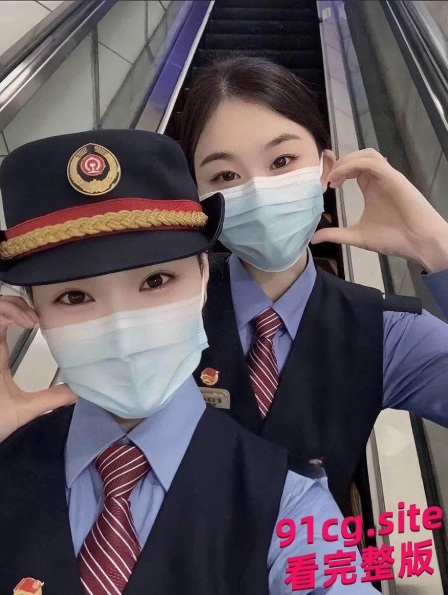 真实反差上海乘务员朱筱盈高冷制服女神下班变淫娃!-8