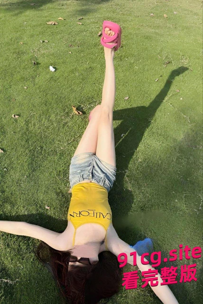 广西民大何钰婷反差骚货被渣男调教,露脸舔屌口活超绝-2