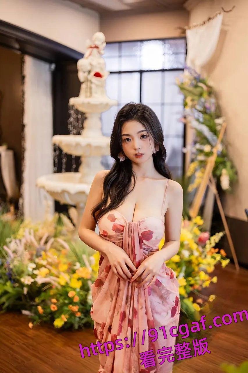 抖音天然巨乳网红小熊软糖被爆是福利姬温可儿,土豪一对一录屏流出!-4