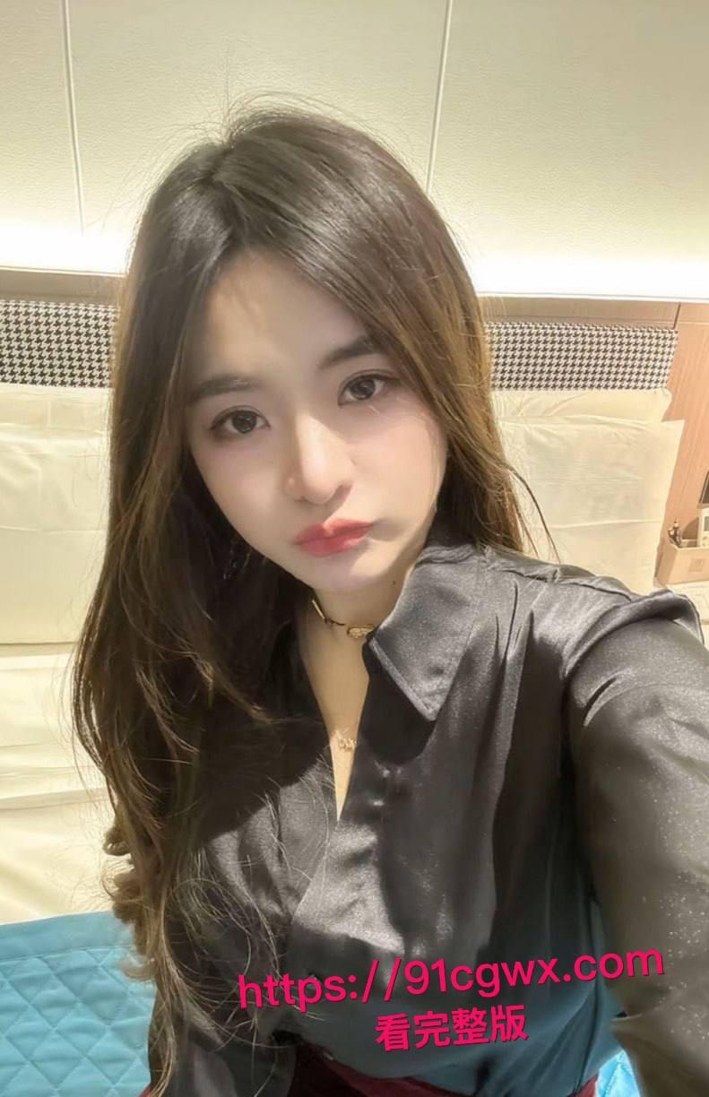 深圳懿德轩76号肥臀女神上手榨精狂欢!后入翘臀猛撞骚穴汁水横飞,女上骑乘鸡巴吸干精液私密视频全网狂转!-2