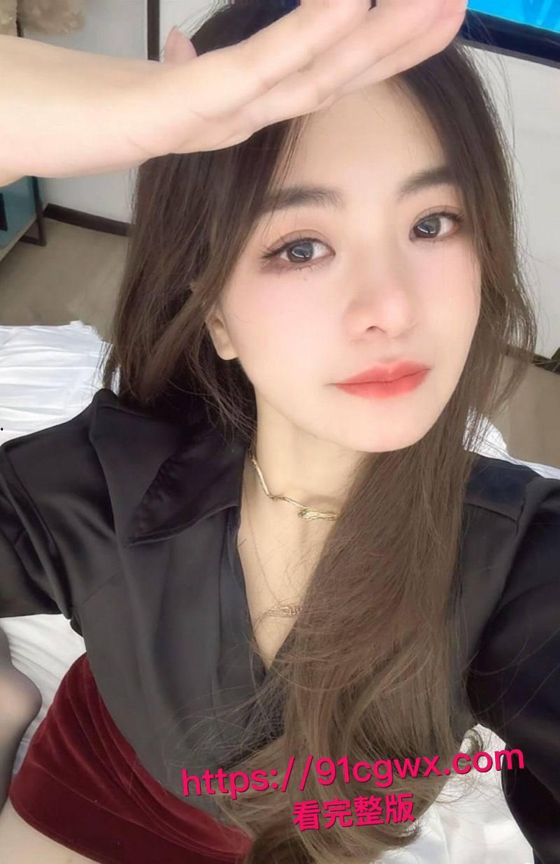 深圳懿德轩76号肥臀女神上手榨精狂欢!后入翘臀猛撞骚穴汁水横飞,女上骑乘鸡巴吸干精液私密视频全网狂转!-3