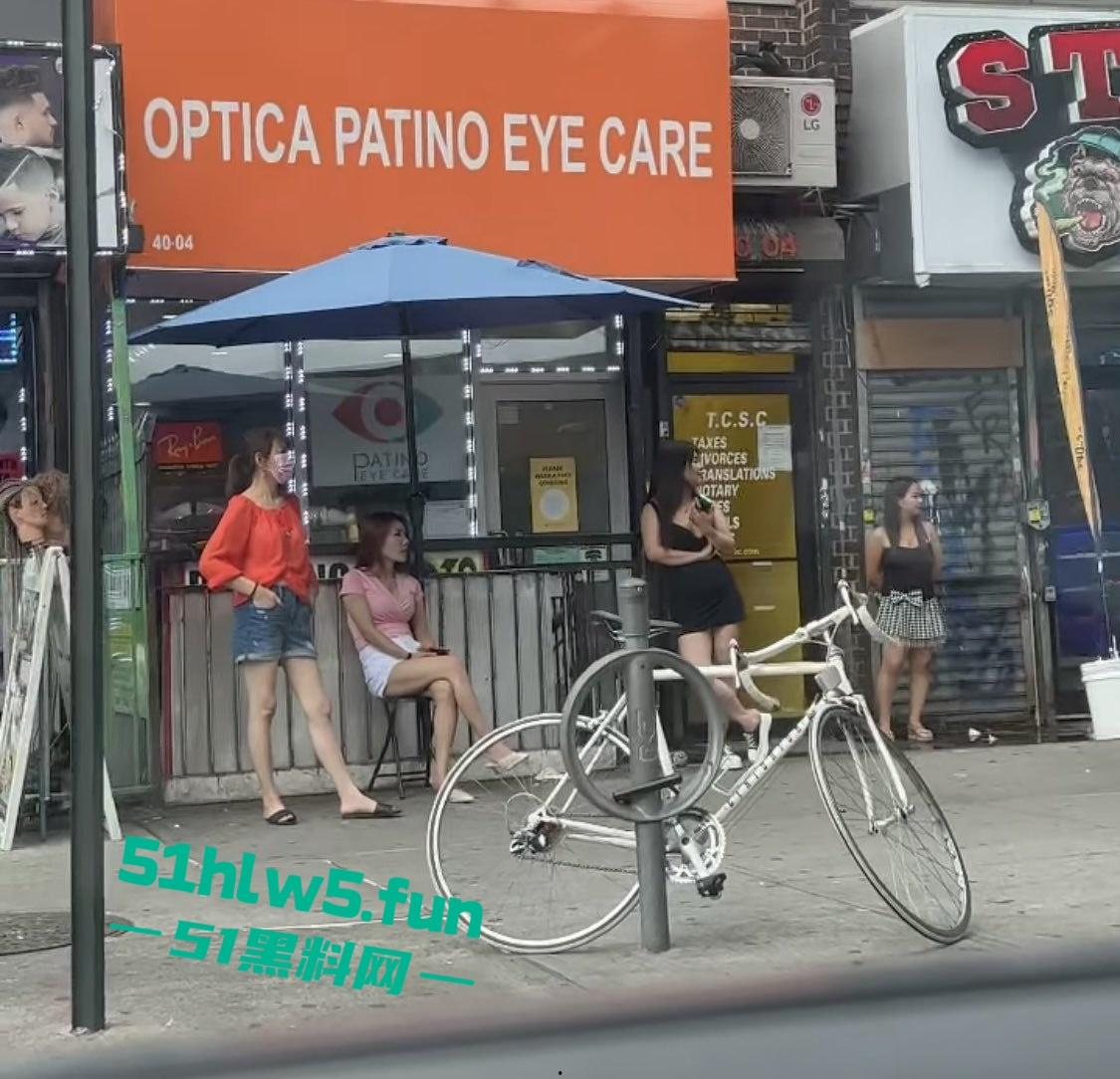 实拍美国西雅图站街女,性感的身姿纤细的美腿诱人的豪乳,各式美女应有尽有。-7