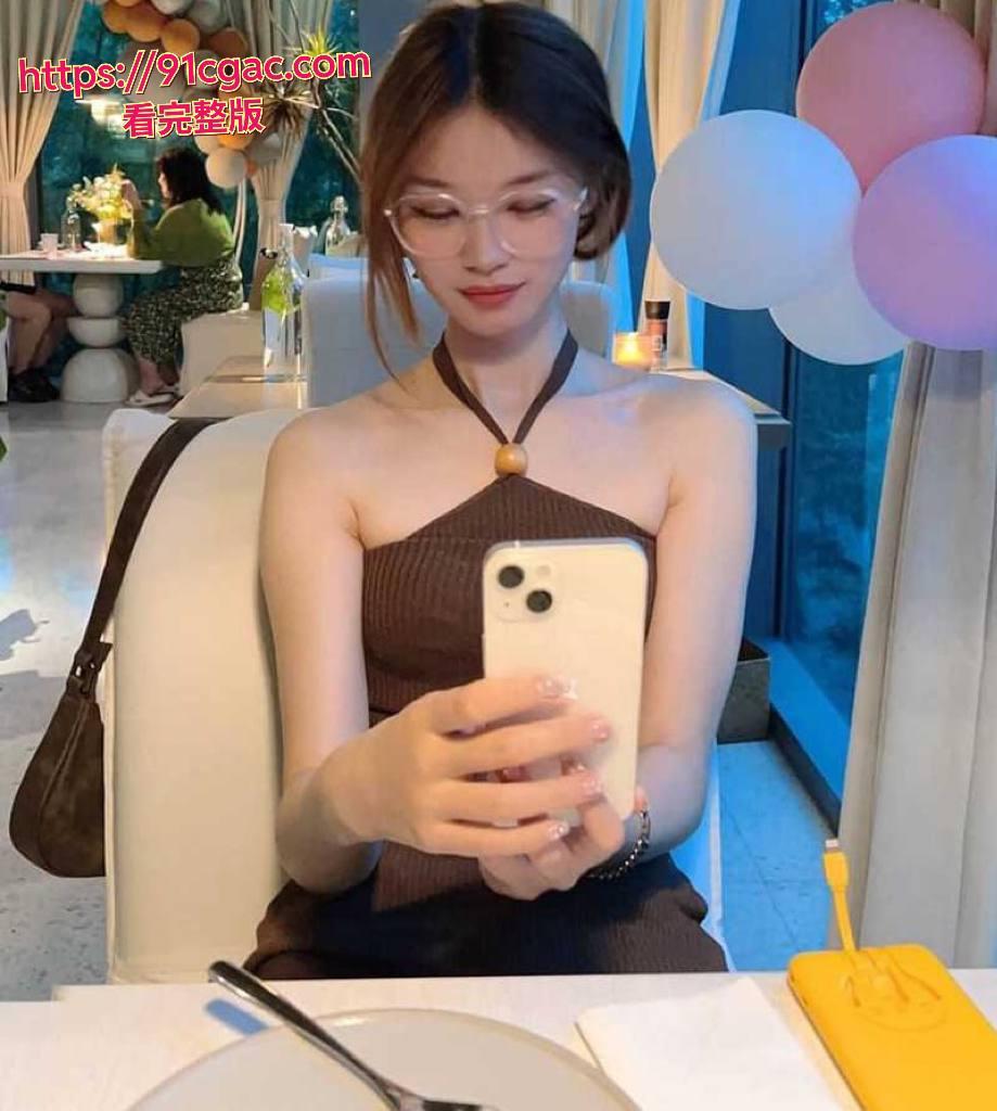 北大气质女神不雅视频流出!看他的生活照片能看出她是一个样貌乖巧的女神-3