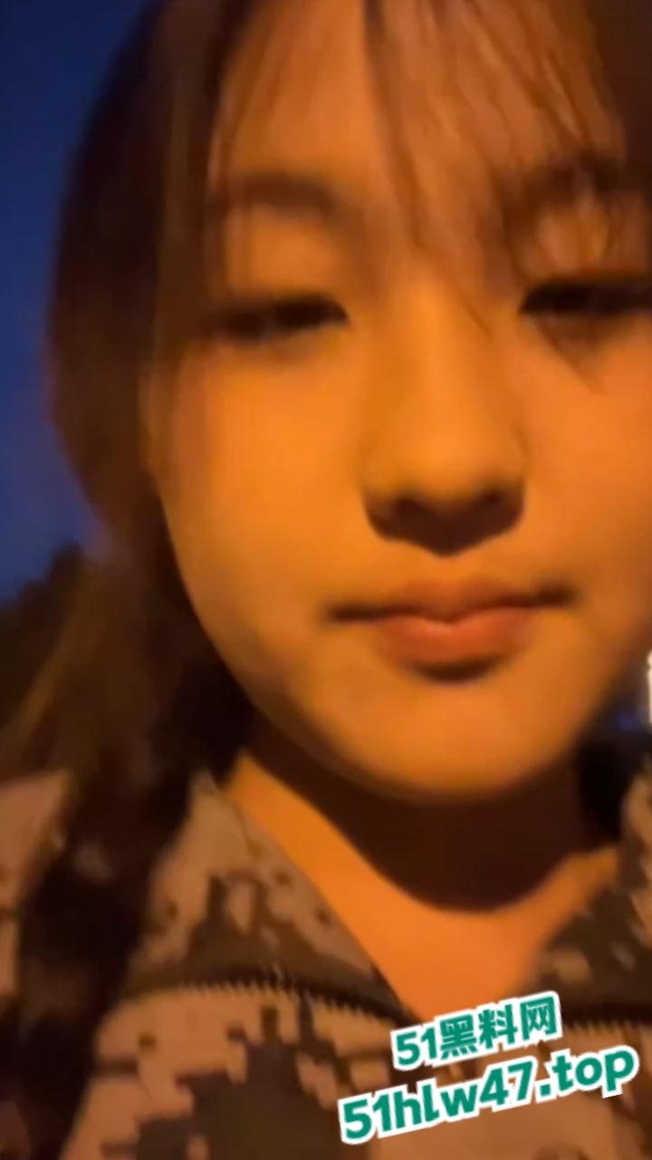 曹县又惊爆大瓜,刚上大一的骚逼小姨子竟偷偷和姐夫视频自慰,姐姐抓奸老公偷情的竟是自己妹妹。-3