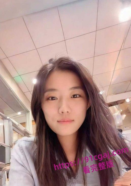 云南省红河州政府的工作人员 夏颖 大量不雅艳照视频泄密 私下淫荡反差尺度惊人!-1