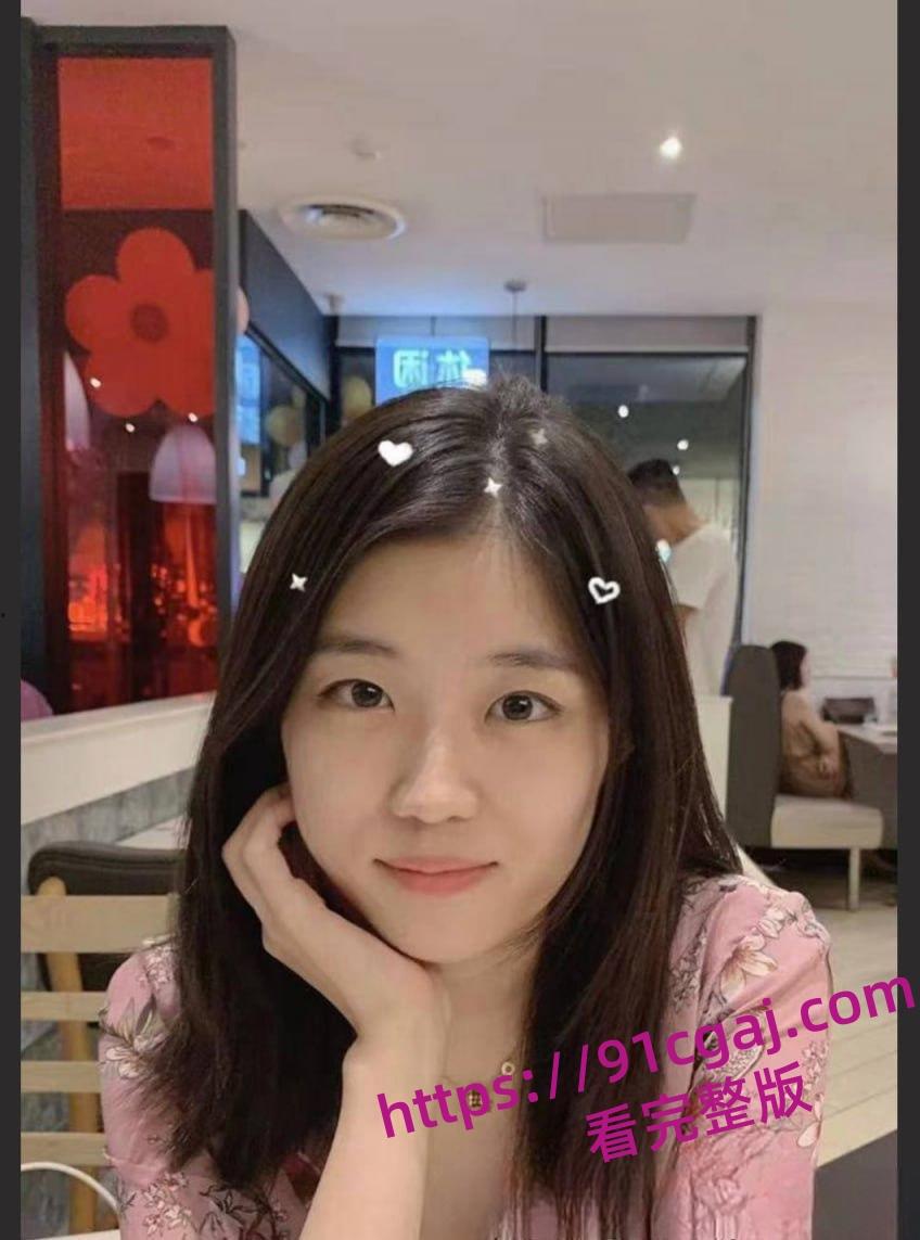 云南省红河州政府的工作人员 夏颖 大量不雅艳照视频泄密 私下淫荡反差尺度惊人!-2