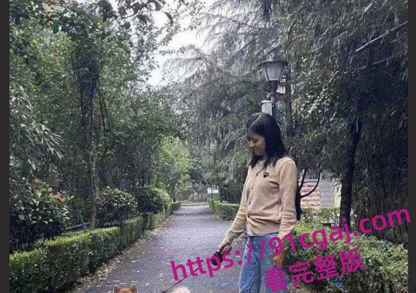 云南省红河州政府的工作人员 夏颖 大量不雅艳照视频泄密 私下淫荡反差尺度惊人!-6