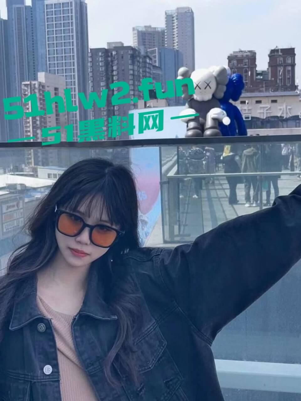 酒吧拿下高颜值嫩妹身材纤细高挑腿长逆天,喝多后带到酒店3p 前后夹击抽插超刺激。-5