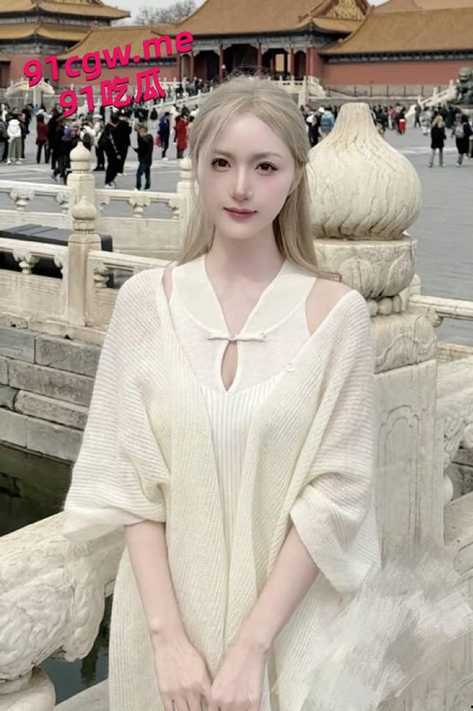 抖音火爆全网的网红女神焕儿,如今以90210的新名字再次归来!还记得之前她的个人视频被前男友泄露出去-5