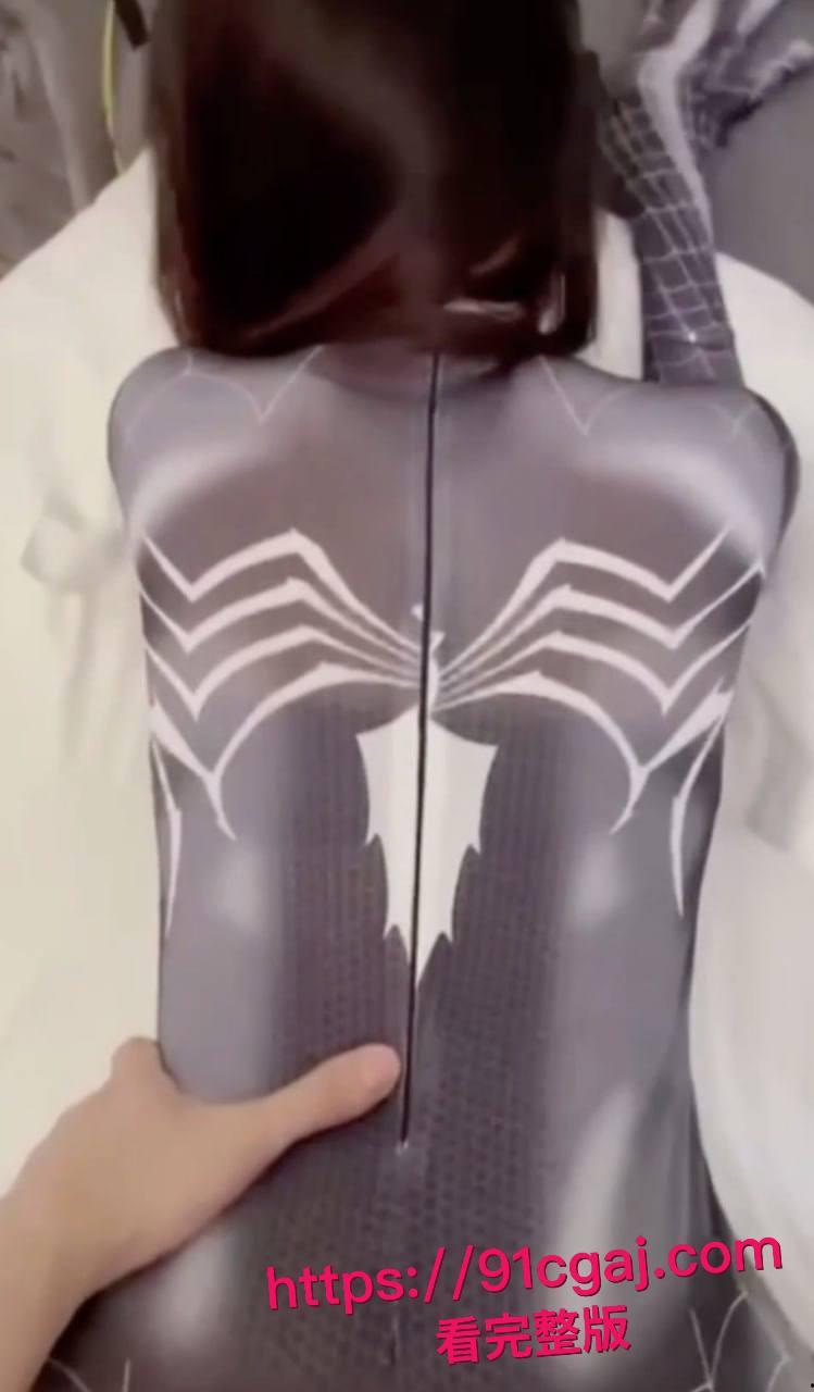 广州18线女星周珂萱泄密曝光!穿衣女神脱衣母狗,天使脸蛋淫荡心,黑丝翘臀酒店勾引,爱cos的小母狗!-10