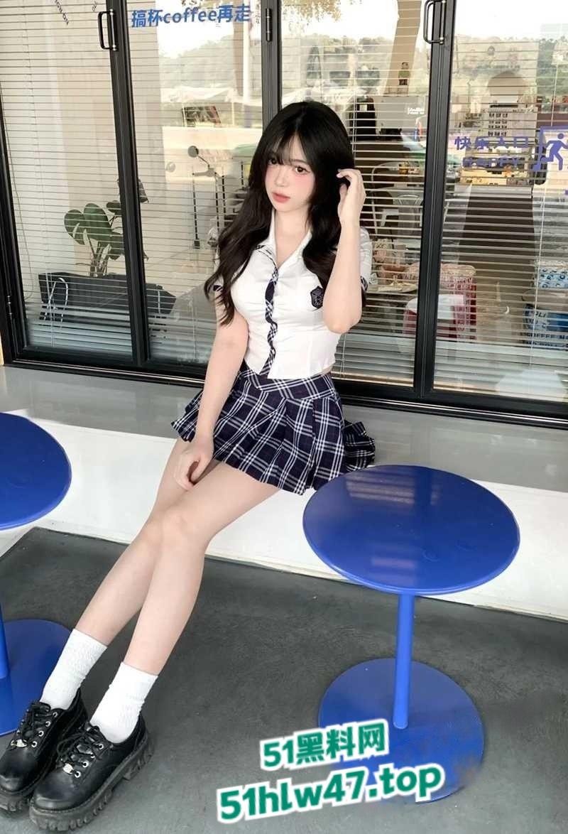 福建商学院【梁依诺】大一的极品颜值嫩妹，大神调教成母狗各种玩穴爆操。-3