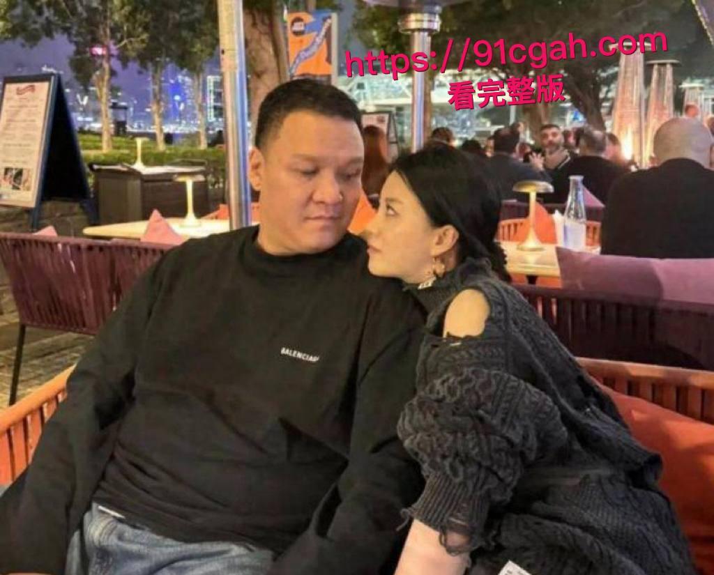 中国有嘻哈总导演 车澈 与李嘉格离异后与 乃万 曝出黑料 当街小便搂搂抱抱 酒店开房视频曝光!-6