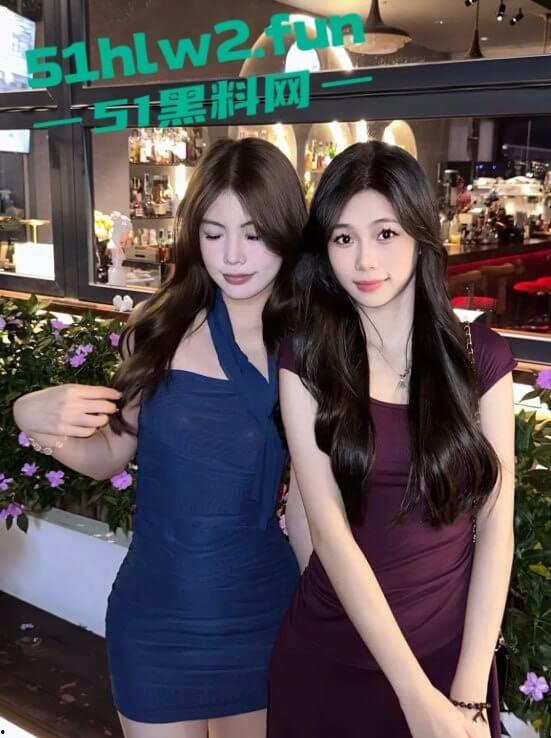 独家曝光!抖音北京长腿御姐骚鸡【Yyezi】大学辍学投靠金爸,调成母狗炮架玩弄爆插粉穴喷白浆!-7