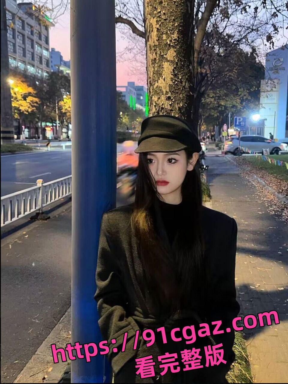 独家曝光四川传媒学院反差母狗徐焕 大学3年谈了12个男友 简直就是个公共插座!-1