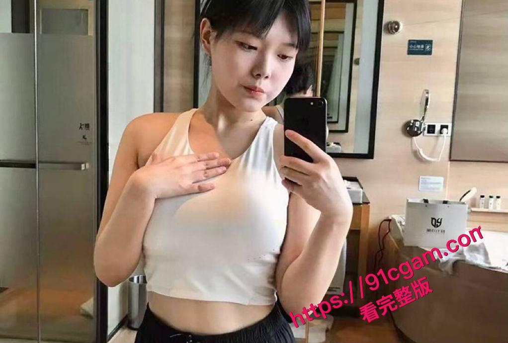 白富美【陈佳涵】与体育生开房视频曝光, 激烈打桩速度堪比炮机!-1