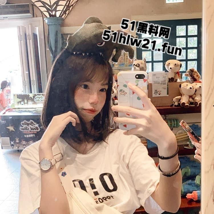 南京艺术学院,女大学生【胡雅婷】外表清纯可爱,白嫩的蜜桃臀被疯狂后入淫叫声不断。-6