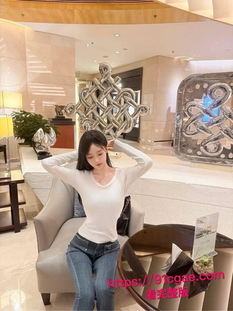 南宁顺丰物流专员陈晓雯出租屋黑料爆出!与肥丑上级激情啪啪,接吻亲奶舔逼操逼四件套!-4