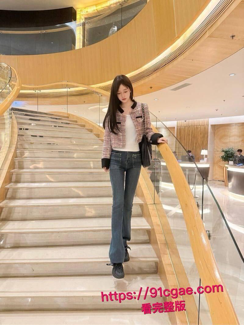 南宁顺丰物流专员陈晓雯出租屋黑料爆出!与肥丑上级激情啪啪,接吻亲奶舔逼操逼四件套!-8