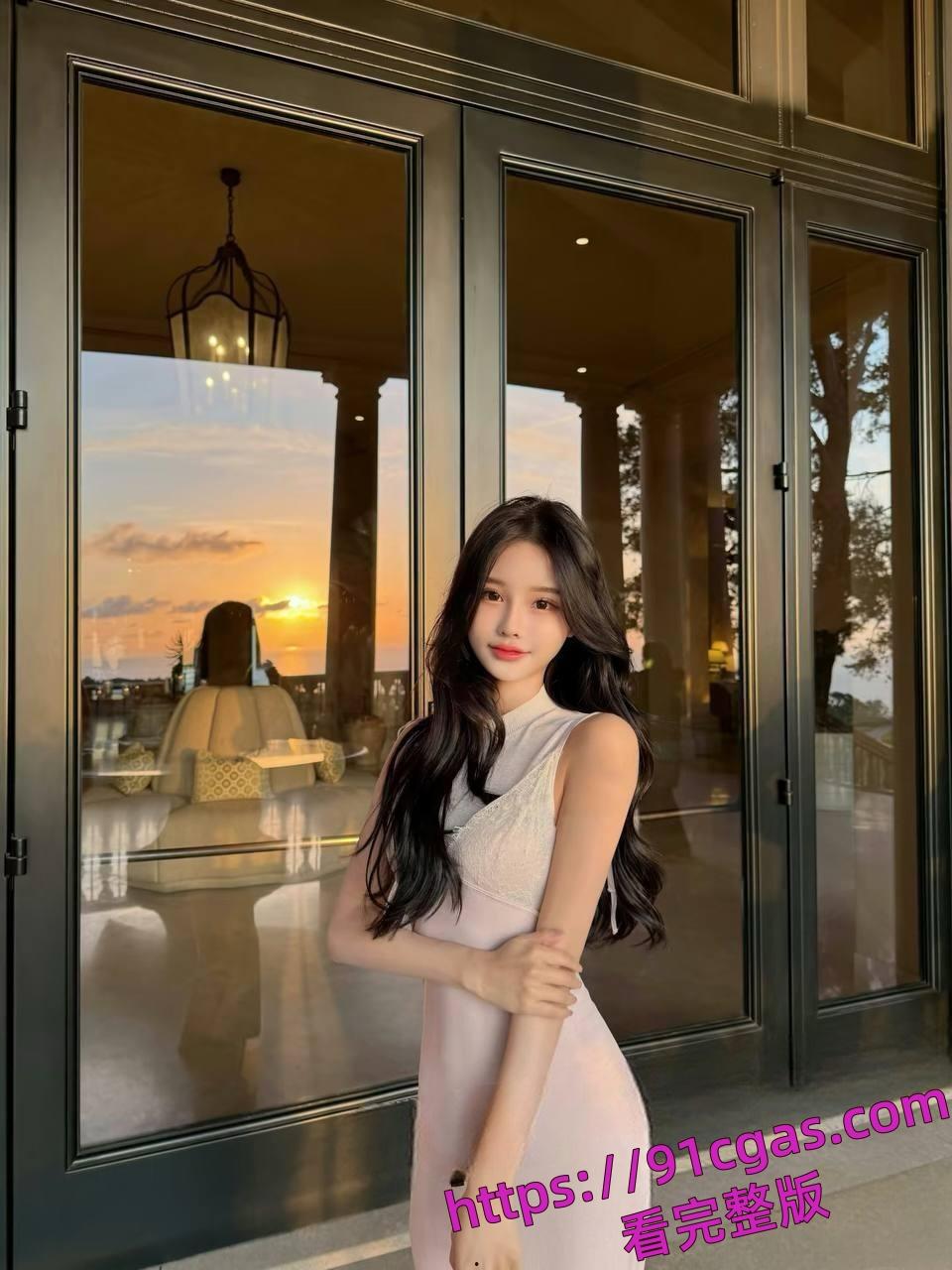 美国LA95后UCR女网红竟是ww上岸!靠着男友的钱在US读书却送逼大哥-3