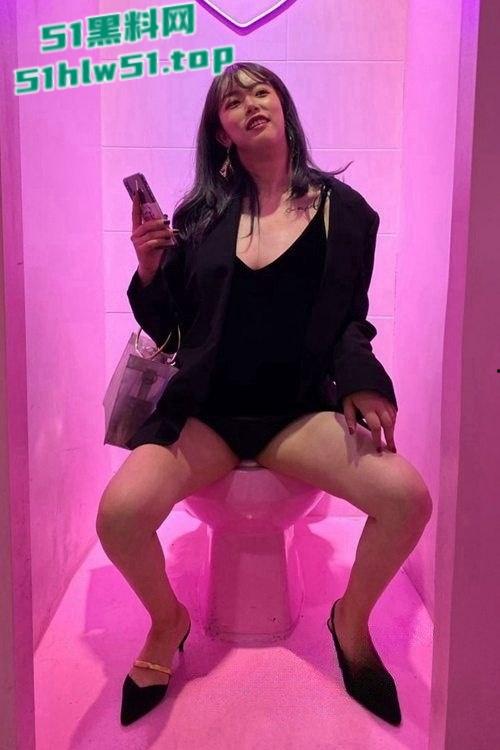 高学历上海外国语大学,巨乳御姐反差婊【向丽莉】表情超管理丰富,男友性爱视频泄密流出。-1